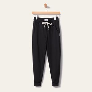 NWT FEAT The Roam Joggers